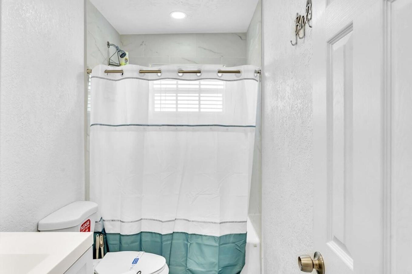 New Stylish 2 Bdrm Mins To Beach & Aventura Mall Hallandale Beach Exterior foto
